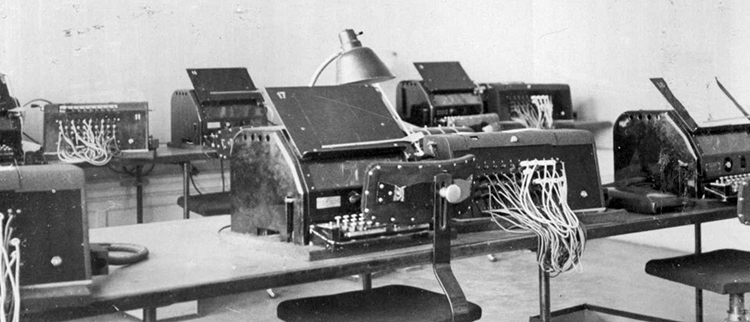 Dechiffreringsmaskiner, så kallade appar.